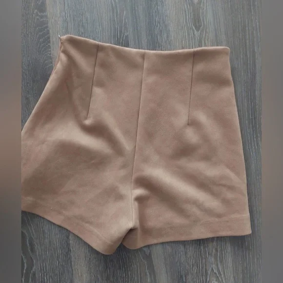 Suede shorts - Picture 3 of 4